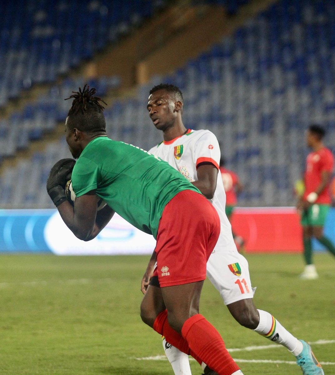 momo_fanye's tweet photo. Le résultat n’était pas celui que nous espérions. Déçu mais en même temps très heureux de faire mes débuts avec le Syli National U-23 🇬🇳♥️

#EnAvantEnsemble https://t.co/0XiH0G7Uy4
