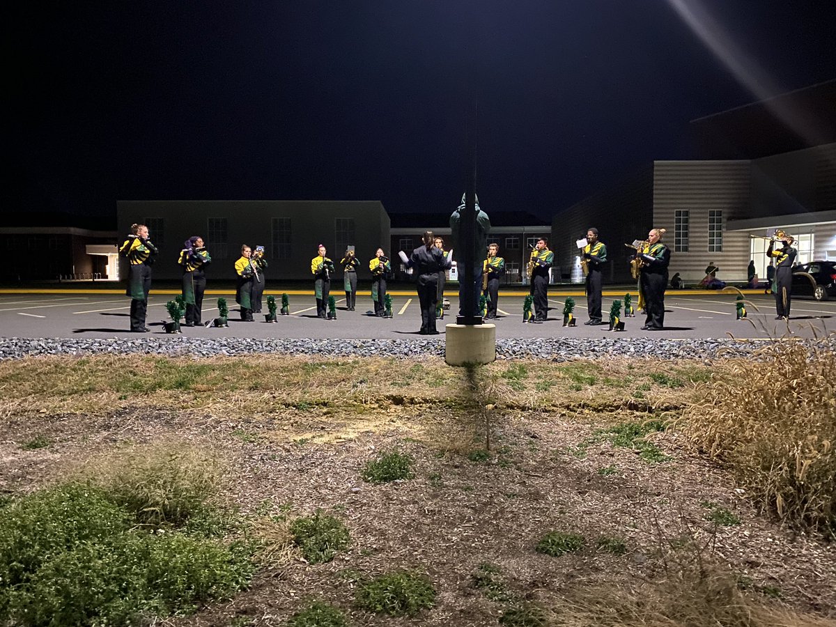 bands_ohs's tweet photo. Getting ready to support @OdessaDucksFB in their first home playoff game! https://t.co/LHk0ixp7F0