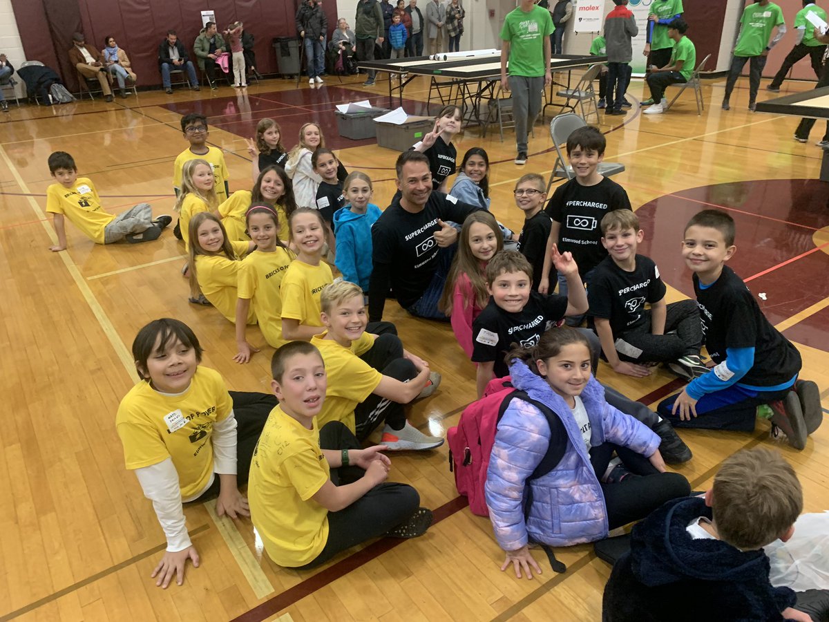 MsGetzin's tweet image. Bricks of Power won the Core Values award today at the FLL competition! We are so proud of them! @missiovinelli @PositanoTeacher @LangesMatt #D203FLL2022 #PartnersInGrowth