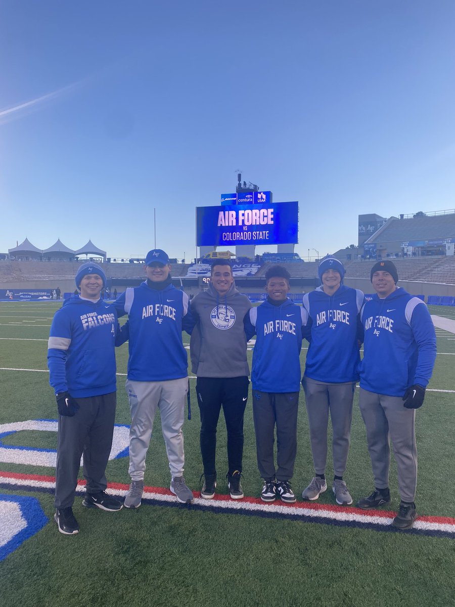 AF_EQUIP's tweet photo. Happy Senior Day to our 6 senior Cadet Equipment Managers. Nate, Blake, Devin, Myles, Tyler, and Kory thank you for your hard work and dedication to the football program. #FlyFightWin https://t.co/SuqfuzWYA7