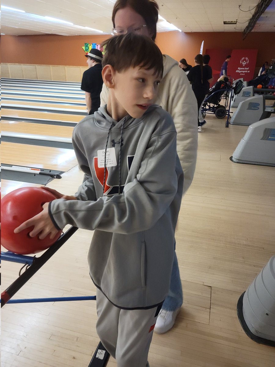 UHSPhysicalEd's tweet photo. 2022 State Bowling! 
#specialolympics
#PEOPELPE https://t.co/UV2yfwvlj0