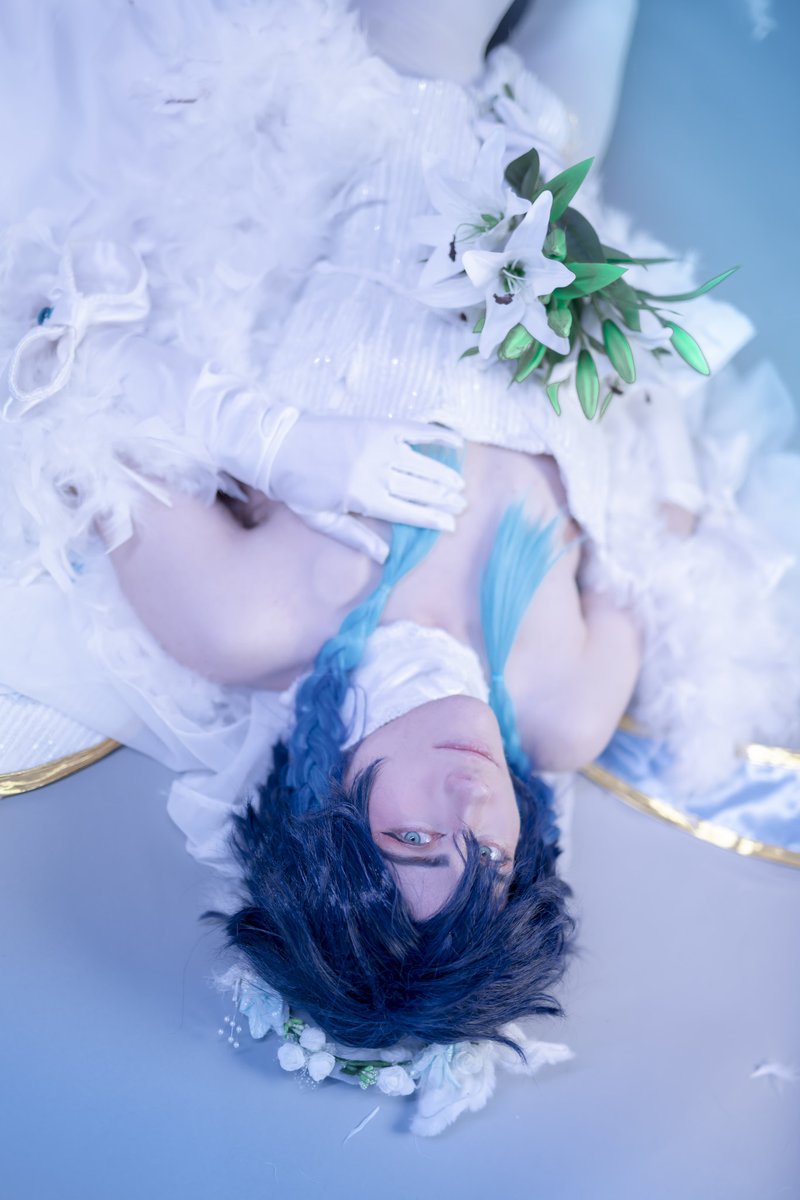 Kyrianvt's tweet photo. It is with excitement and to celebrate @ErikaHarlacher wedding that I wanted to share with you my wedding version of venti. Concept is made by @StarsMarisa cosplay by me <3 photo by Alexandreisfluffly on insta
#GenshinImpact #cosplay #venticosplay https://t.co/2KC9j5ao6e
