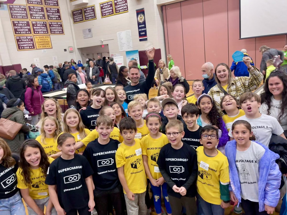 MsGetzin's tweet image. Elmwood Eagles represented coopertition and gracious professionalism to the highest degree at our FLL competition today! @LangesMatt @missiovinelli @PositanoTeacher #D203FLL2022 #PartnersInGrowth #youbelong