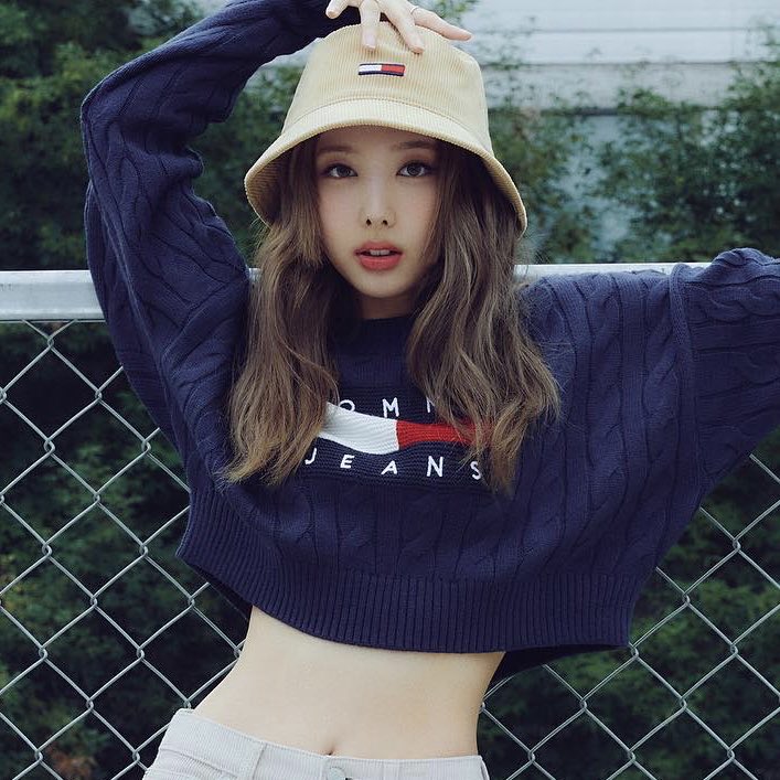 femaleidol — ⤷ nayeon + 'pop!' era outfits