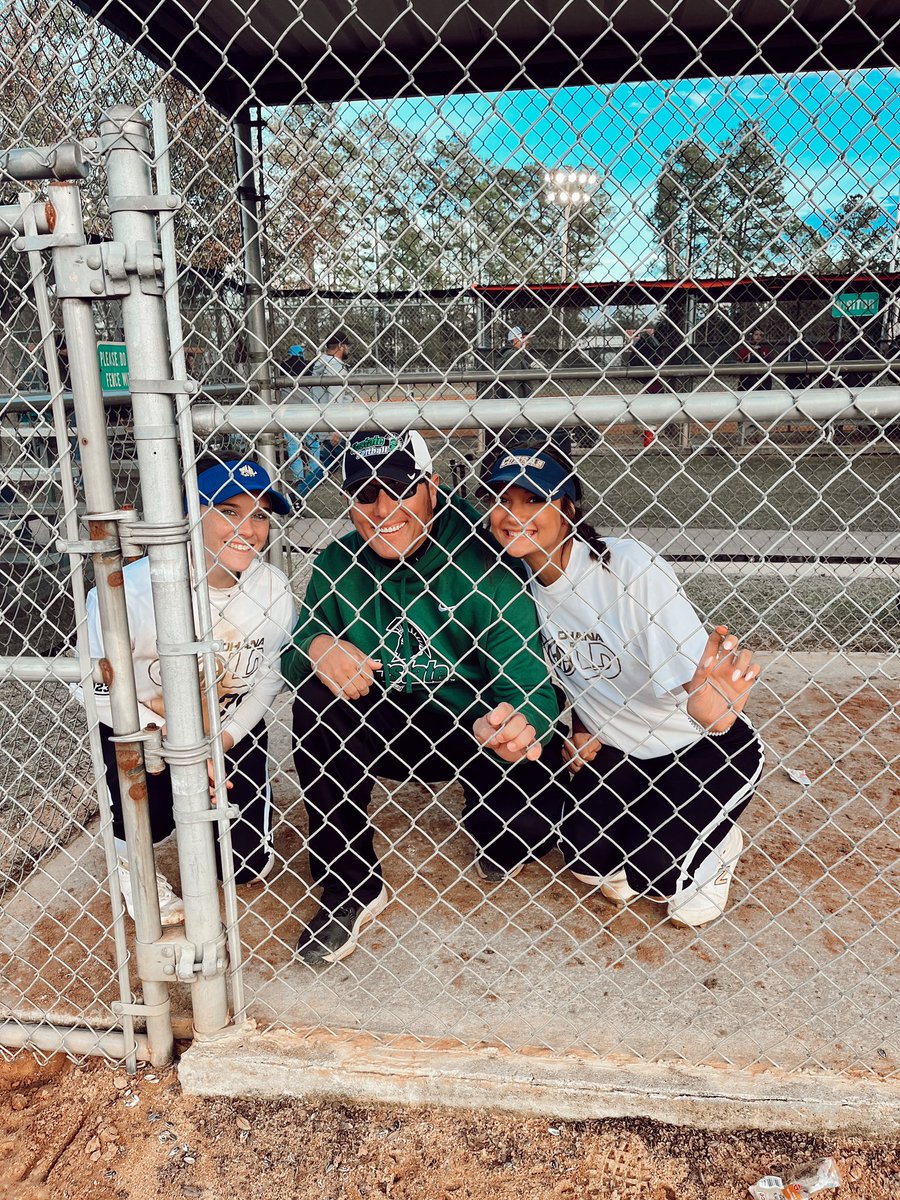 Cox_Bailey_'s tweet photo. Had to take over the playhouse since the owner didn’t show up… @maymay_harrel 

@lacey_hennessy @PACKUPSTATE https://t.co/rwFN4gwvcz