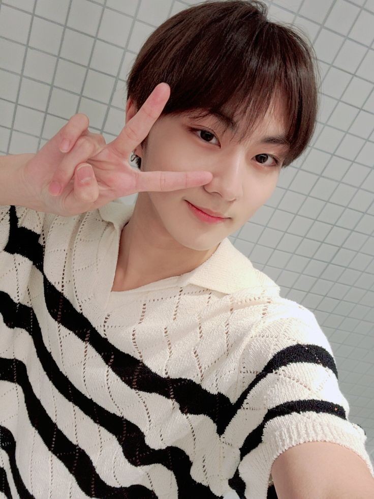 ccnnomin's tweet photo. best stan de jungwon https://t.co/NfCiqaJYEy