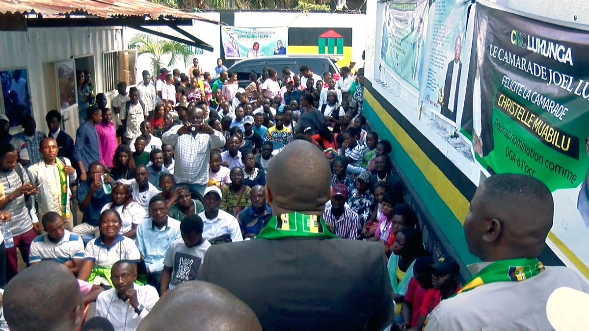 tolingacong's tweet image. Politique/ CNC de Pius Muabilu: le Président ai du parti Me. Mechack Mandefu Muela gagne le pari  par des adhésions massives à Kinshasa ! Ce parti de masse que dirige Me. #Mandefu cesse d'enregistrer au jour aux jours des adhésions à son sein. (Câble)