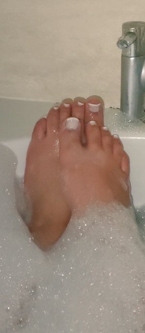 Just a picture of my freshly painted toenails in the bath 🛁👣💅 Check out the video on my onlyfans now<a href="/tag/pedicure"class="tags"><span>#pedicure</span></a><a href="/tag/toes"class="tags"><span>#toes</span></a><a href="/tag/feetworship"class="tags"><span>#feetworship</span></a><a href="/tag/feetpic"class="tags"><span>#feetpic</span></a><a href="/tag/feetselling"class="tags"><span>#feetselling</span></a>