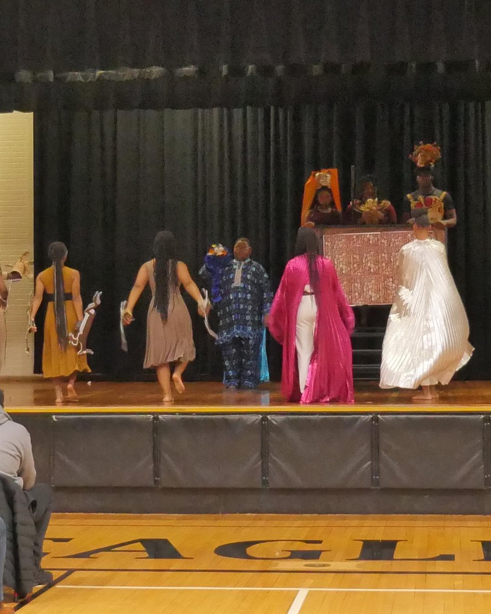 applause_ucity's tweet photo. I am so proud of students. They were scared but they still decided to try something new. Photo dump from our Lion King Jr Production which ended yesterday. https://t.co/jJf9pjr0mj