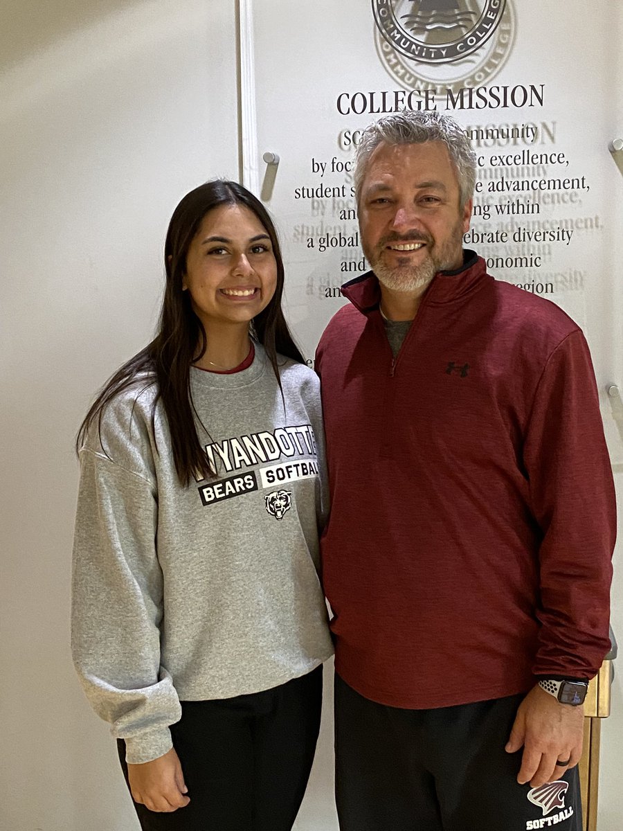 I was blessed to visit <a href="/SCCougsSoftball/">St. Charles CC Softball</a>. Thank you Coach Wengert for taking the time out of your day to show me around! <a href="/Futures918/">FFS 918</a>