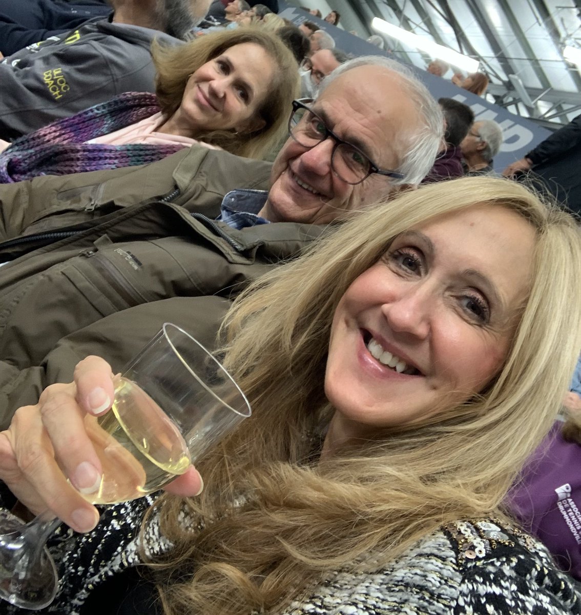 Caronrh's tweet image. Belle victoire de Vasek Pospisil au Challenger de Drummondville. Pour la finale, il affrontera l’Américain Michael Mmoh. Gros défi 🎾😬 Comme inscrit sur un tableau aujourd’hui, everything is Pospisil 😁@VasekPospisil