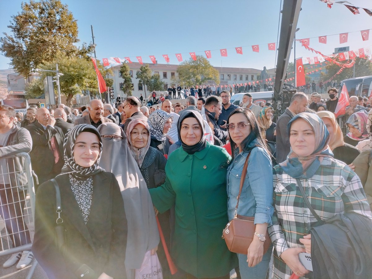 Yol kutlu,Lider adam olunca sen düş yola.
Yolun kutluları yürür ya önünde,ya arkanda..
#DadaşlarMalatyada