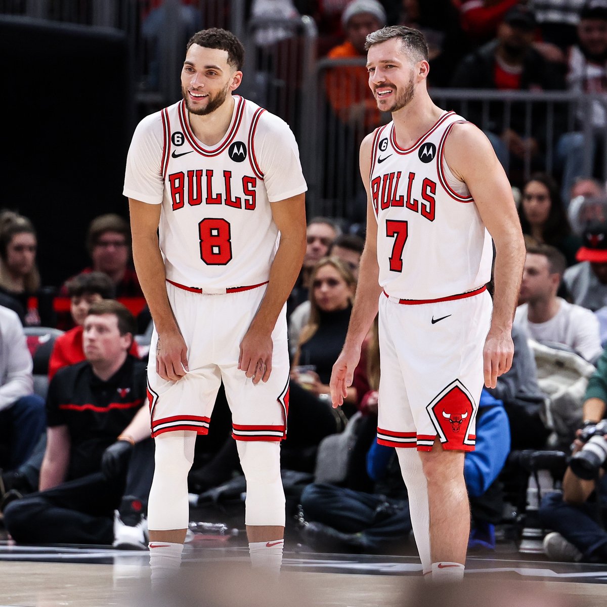 chicagobulls's tweet photo. BULLS WIN. https://t.co/NkKSbtYyjK