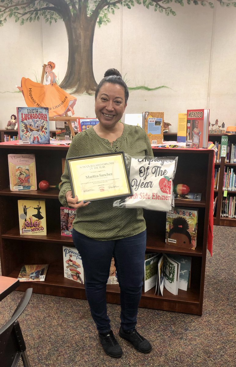 HeilangePorcena's tweet photo. Congratulations Ms. Sanchez! We are so proud of you! Thank you for being so amazing! You are a Star that shines bright at NSE! @Ritz5popo @NorthSideNSE @BcpsCentral_ #SREOY #ProudPrincipal https://t.co/F5QGRJd19Q
