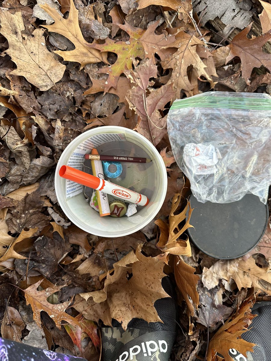 Amy 💚 tweet media