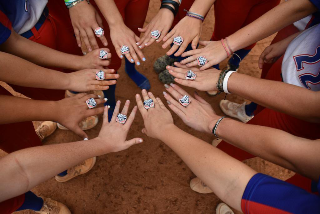 Great job this weekend ladies in the  <a href="/USSSAFastpitch/">USSSA Fastpitch</a> Ft Meyers State Warmup.  Let’s keep it rolling into this weekend at USF. #sarasotaheat #sarasotaheat18u #usssa #positivemindset #ALLIN #findyouredge #OneTeamOneDream #Defense #dingers