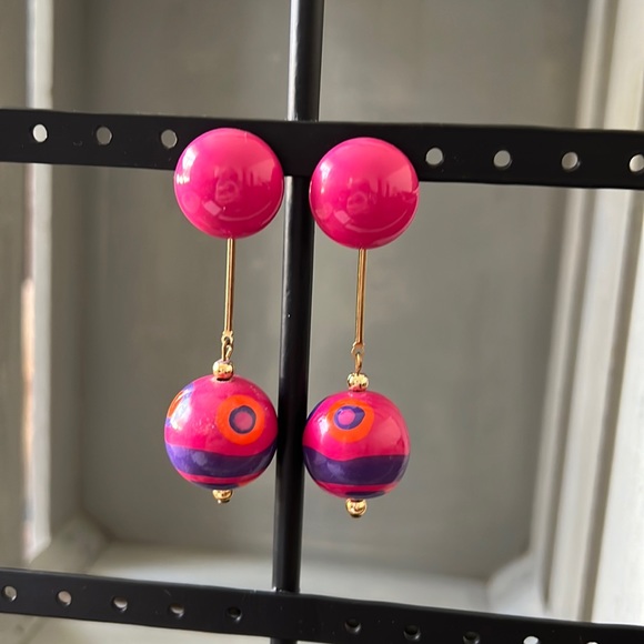 So good I had to share! Check out all the items I'm loving on <a href="/Poshmarkapp/">Poshmark</a> from @reneeann_02169 #poshmark #fashion #style #shopmycloset #nike #adidas: posh.mk/QjnRaxenMub