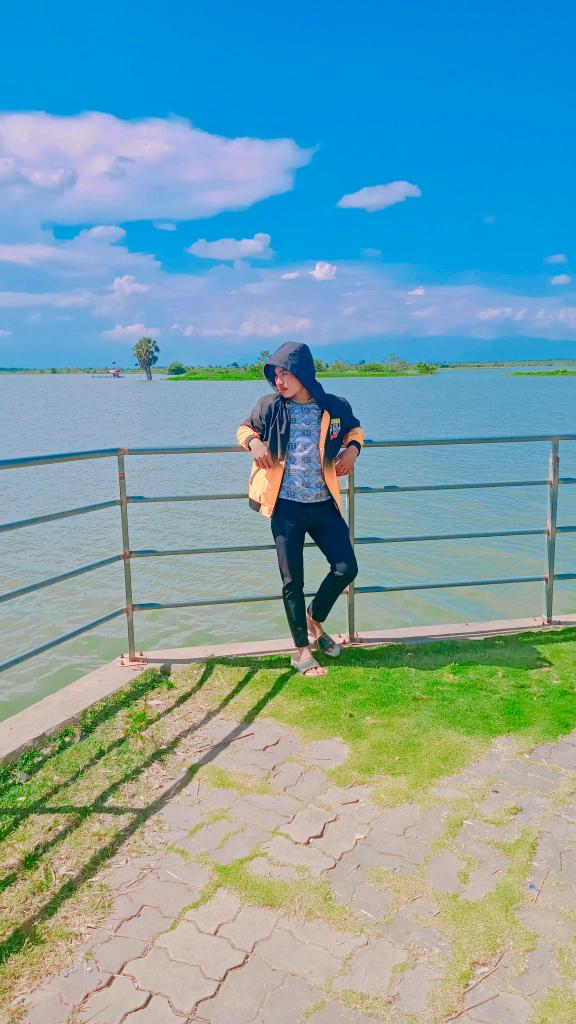 BiiChea's tweet photo. ទំនប់អន្លង់ជ្រៃ😀 https://t.co/CFpXLDLCQo