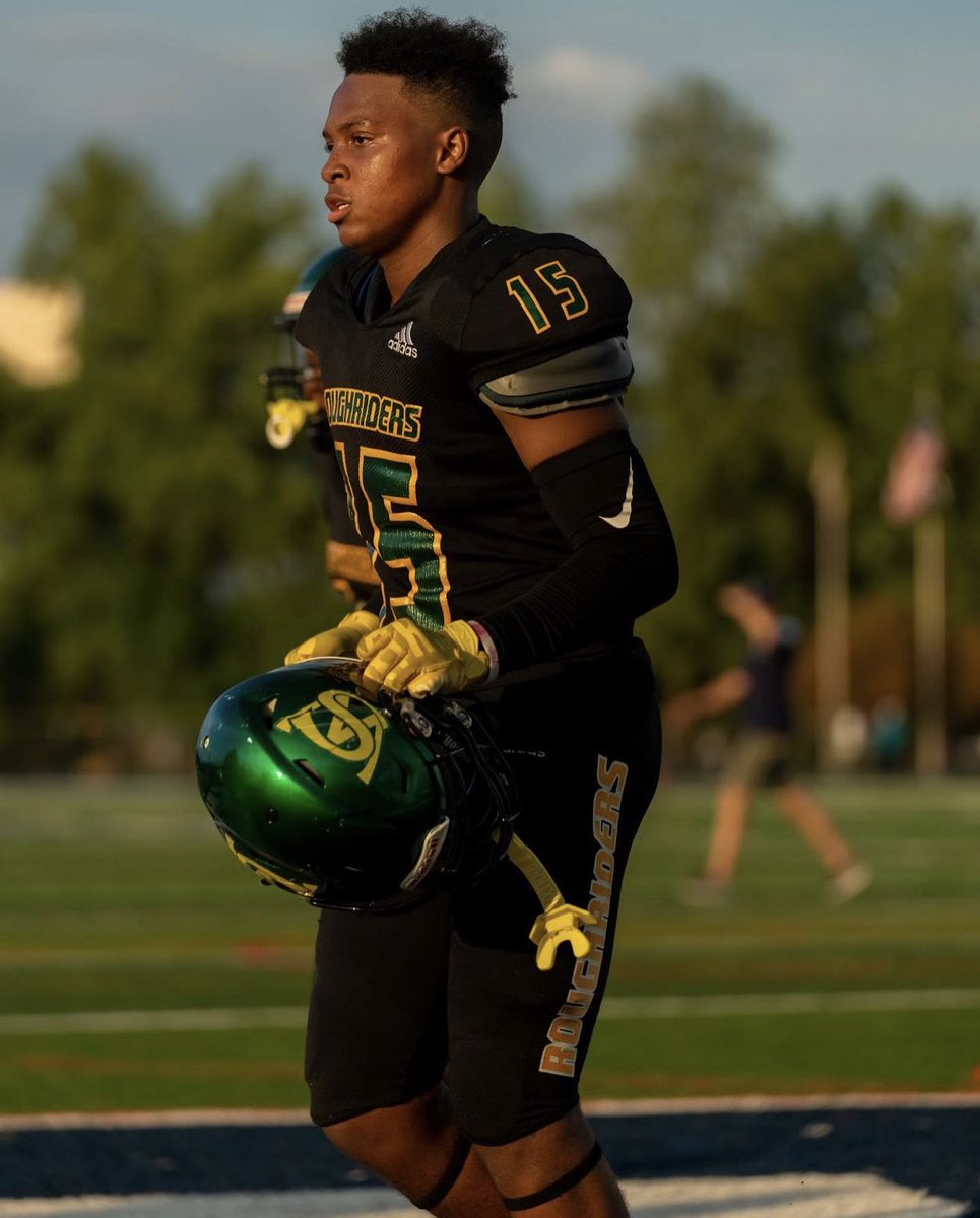 Naishuan Davis
@IamDarocket 
Class of 2024
5’11ft 170lbs
LB,DE &amp; RB
hudl.com/video/3/164509…