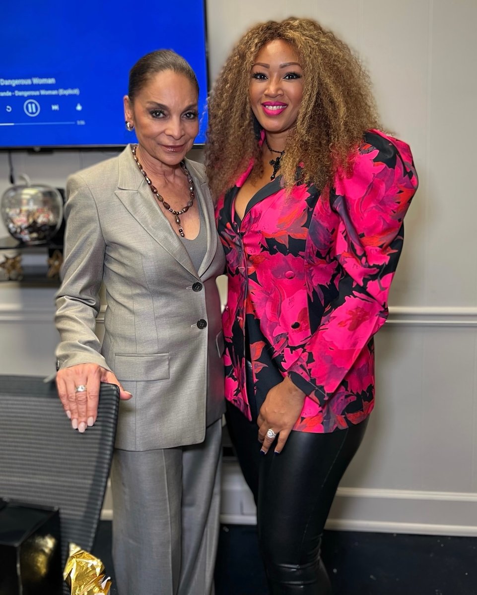 LoveAngelTaylor's tweet photo. 🎞 🎶 💃🏿 Gracious, beautiful and legendary! 💕 Three words that define Ms. Jasmine Guy! @iamjasmineguy

Congratulations to you for all of your amazing accomplishments! https://t.co/sKRyE8mCQT