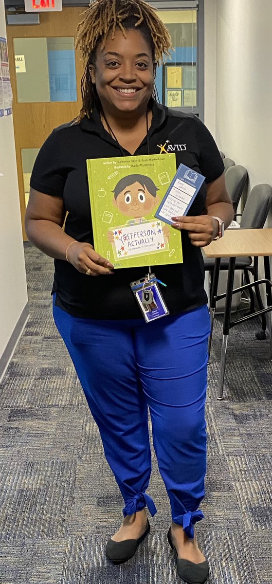 Thank you @JesusMHernand19 for seeing this picture book and thinking of our @Crockett_MS students! I can’t wait to read this WITH one of our bilingual students at the next faculty meeting! Honoring the correct pronunciation of one’s name matters! #ThePowerOfUs 🙌🏾💙👏🏾 #SayMyName