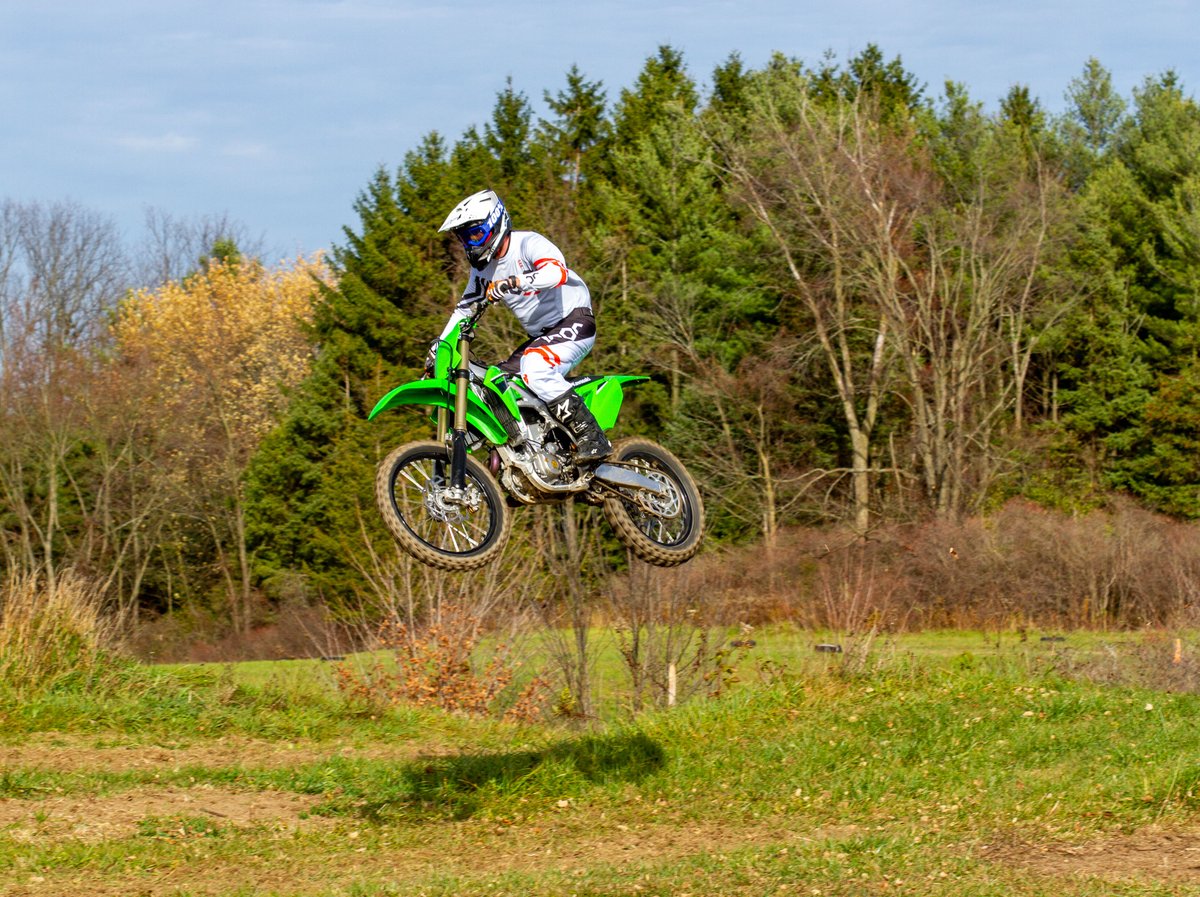 77studios77's tweet photo. What?! November motocross! #sportsphotography Every day brings new opportunities! ☀️🇨🇦 https://t.co/XpBhYXD4ET