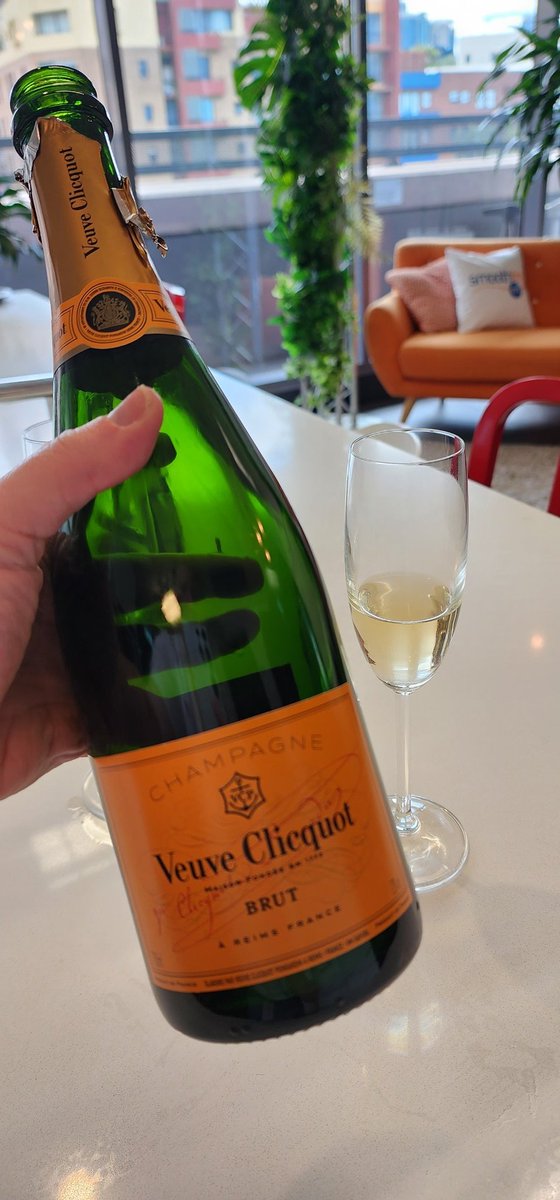 HUGE DAY for @smoothfm915, recording the highest cume in the frequencies history: 1.182 million listeners in Melbourne & #2FM Share and #1FM Nights. Love to the @smoothfm953 & national teams too... crack open the Veuve!