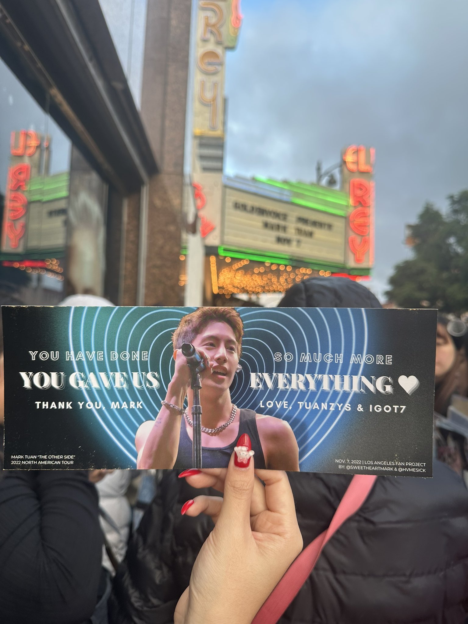 With Mark Tuan On Twitter: "Our Friends @Sweetheartmark &Amp; @Hvmesick Are  Giving Out Banners Today 💙🖤🤍 Please Hold The Banner Up While Mark  Performs “One In A Million”! 🥰 See You Tonight,
