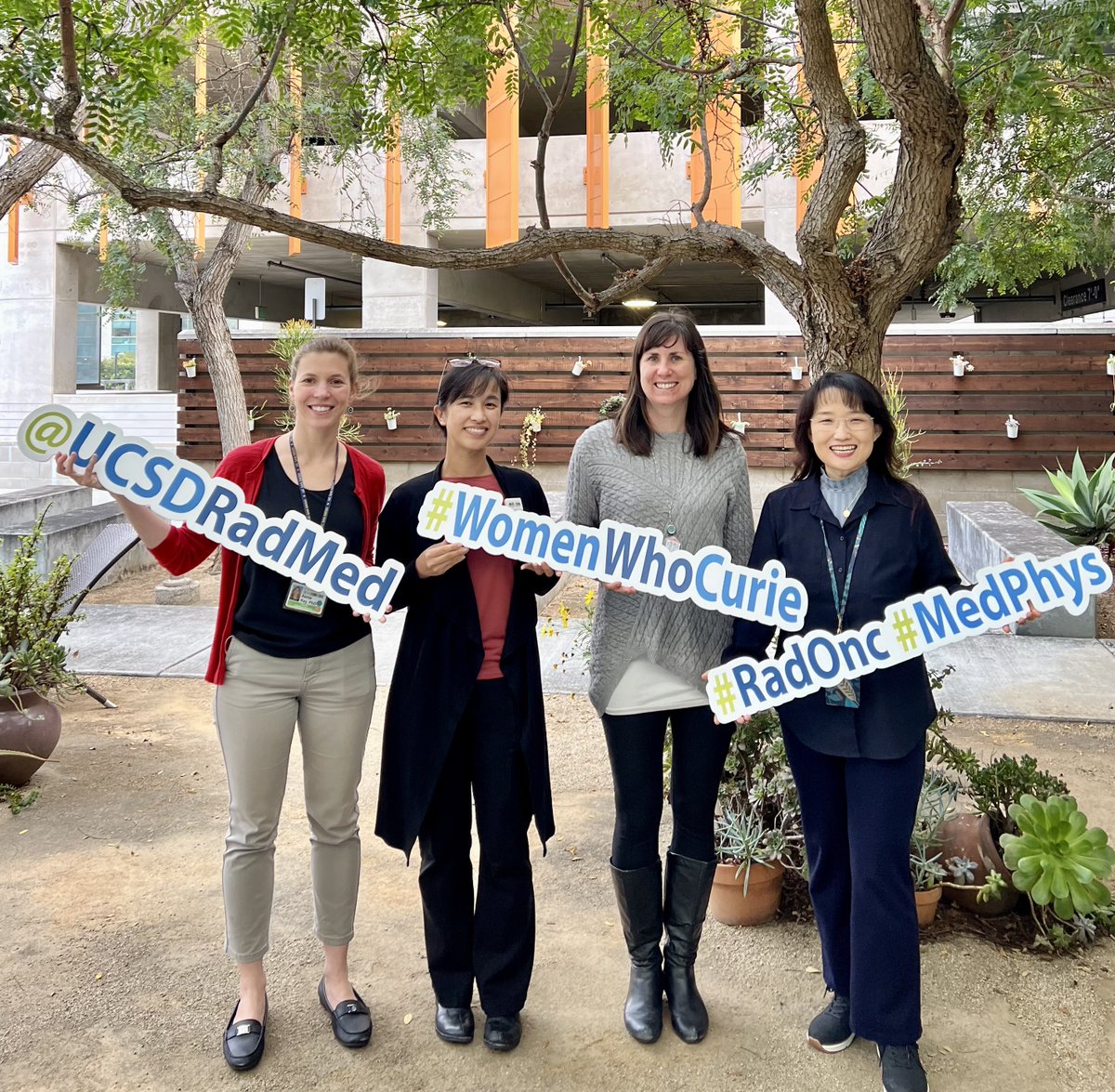 All smiles from our #WeWhoCurie crew on picture day! 📸🙌 #RadOnc #MedPhys <a href="/ASTRO_org/">ASTRO</a> <a href="/aapmHQ/">American Association of Physicists in Medicine</a> <a href="/S_W_R_O/">SWRO</a>
