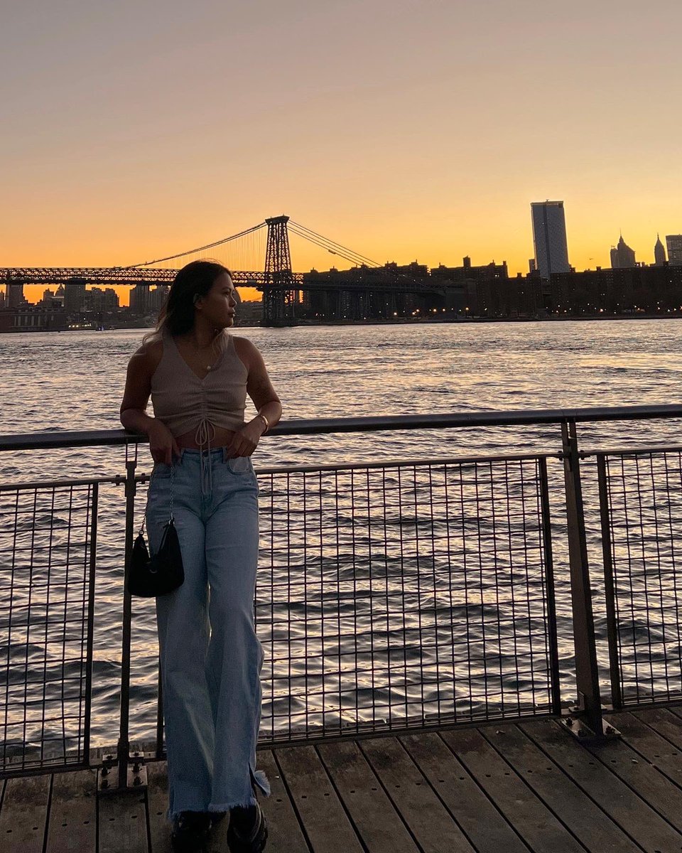 mysilvermaiden's tweet photo. When its November and its 75 degrees in New York🤯 https://t.co/EzxPaj6PFI