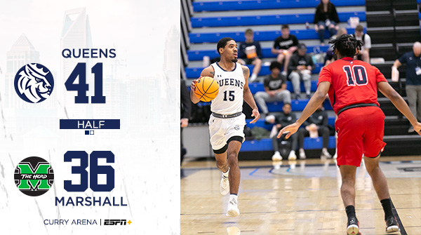 queensMBB's tweet image. Curry Arena is rocking after one half!!!

#GoRoyals | #W1N