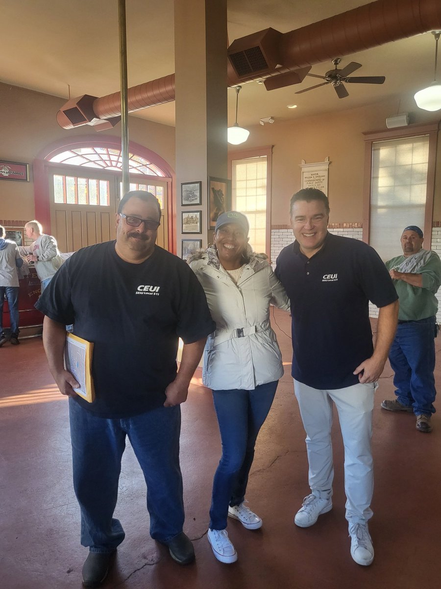 MarkNegralle's tweet photo. If you live in Connecticut’s 5th CD, please get out and vote for our friend @JahanaHayesCT  tomorrow. She has been a champion for the working class families in CT. 
@ConnAFLCIO @CEUI_SEIU_511 @Waterbury_DTC @CTDems https://t.co/ouzskxVdGM