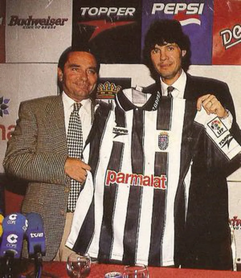 doblemerito's tweet photo. 💬 "Tinelli vino al Badajoz a reírse de la afición. Mandaba a reporteros a reírse de la gente y dejó el club hecho una porquería. Es un gestor nefasto. No creo que le pase nada, pero yo que él no volvería a Badajoz". 

✍️🏽@2010MisterChip en #DM100. https://t.co/8yIhJ32dHg