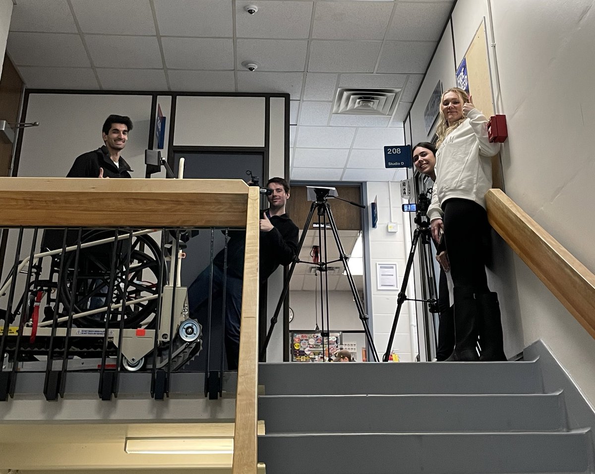 CamilaPichardo_'s tweet photo. Professionals on set
{20/20}

#bcit #radioartsandentertainment #bcitradio #bcitstudent https://t.co/l0QzsEIo9f
