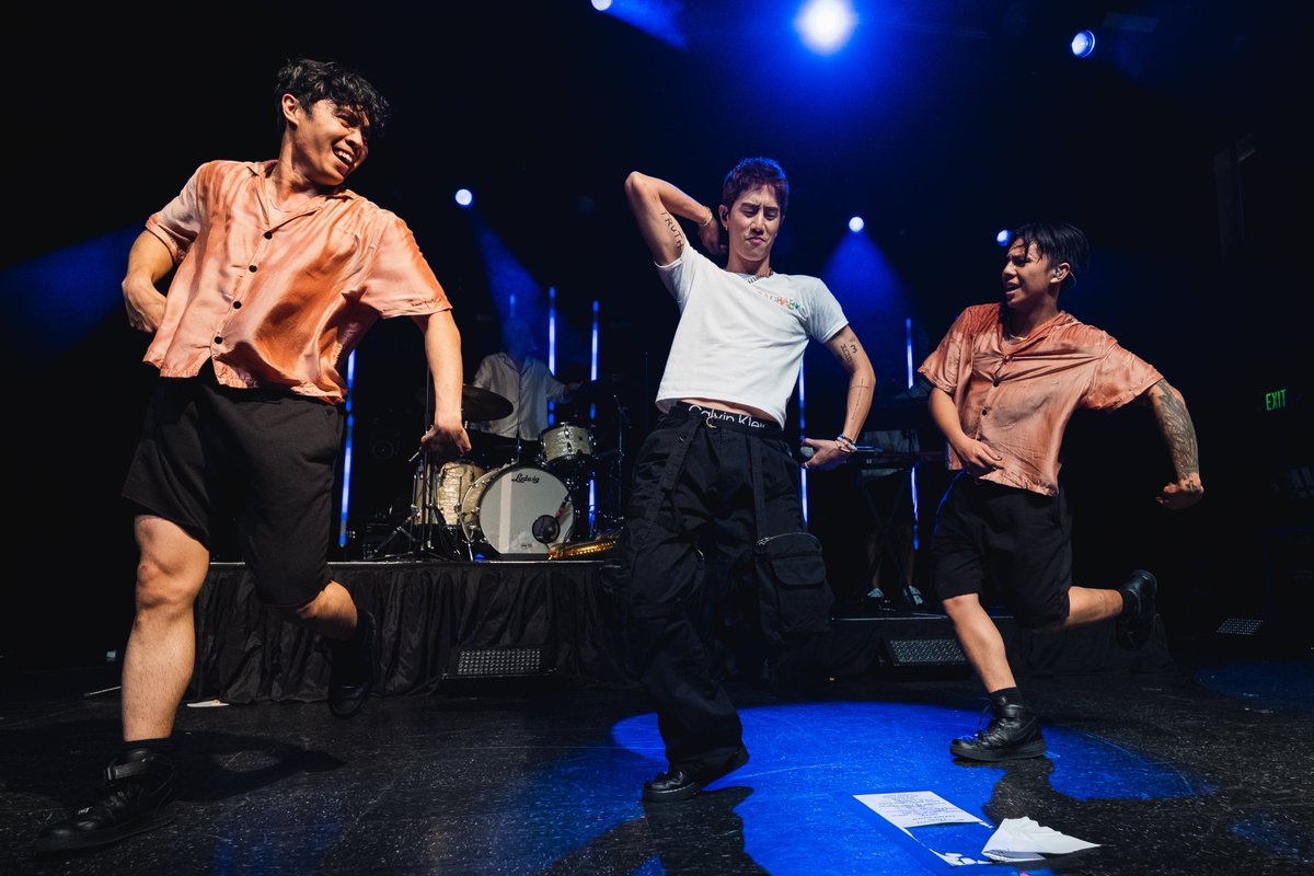 DNAmngmnt's tweet photo. Insane energy last night, LA! Being able to perform right here at home is incredible and it was so much fun. 

One last round tonight before we wrap up the NA tour, so see you in a bit❤️

#MarkTuan #Mark
#theotherside #theothersidetour 
@marktuan https://t.co/FmF9pYs73a