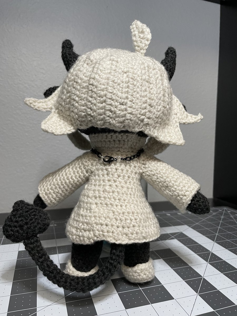 JessDoArt's tweet photo. Here's a couple final shots of the @DEMONDICEKaren  amigurumi the day before the concert. Took about 2 and a half weeks to design and make. 

I'll be finilizing the design and selling the crochet pattern soon. 
#DemonDice #Amigurumi #crochet https://t.co/HRkyN7WDxN