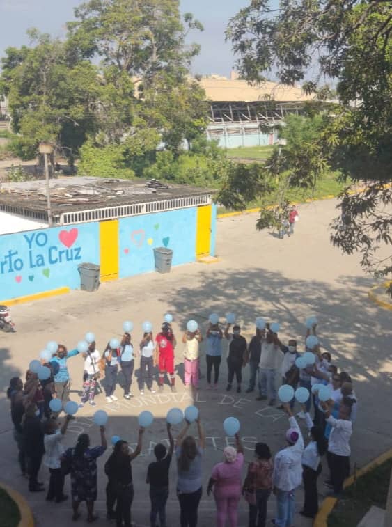 ZoilaAbad4's tweet photo. Inician Actividades en #Anzoátegui por Día Mundial de la #Dabetes. La contingencia climatologica no impidió teñir de azul la Clínica Nazareth.
@cubacooperaven
@mision_medicaAN
@CIGBCuba
@Tatiana6659
#CubaPorLaVida, #CubaPorLaPaz, #MejorSinBloqueo #CubaEsAmor. https://t.co/Edwimrqrot