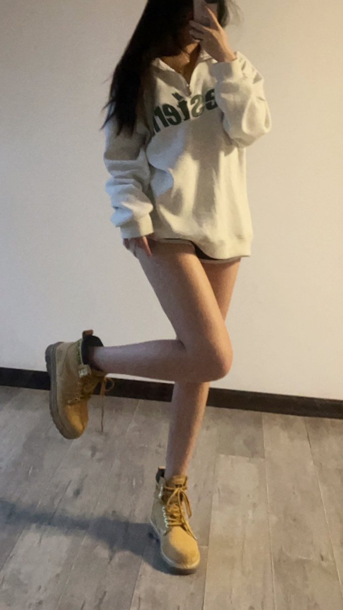 Rikaovoo's tweet photo. 🤳 https://t.co/16lEh01OEX