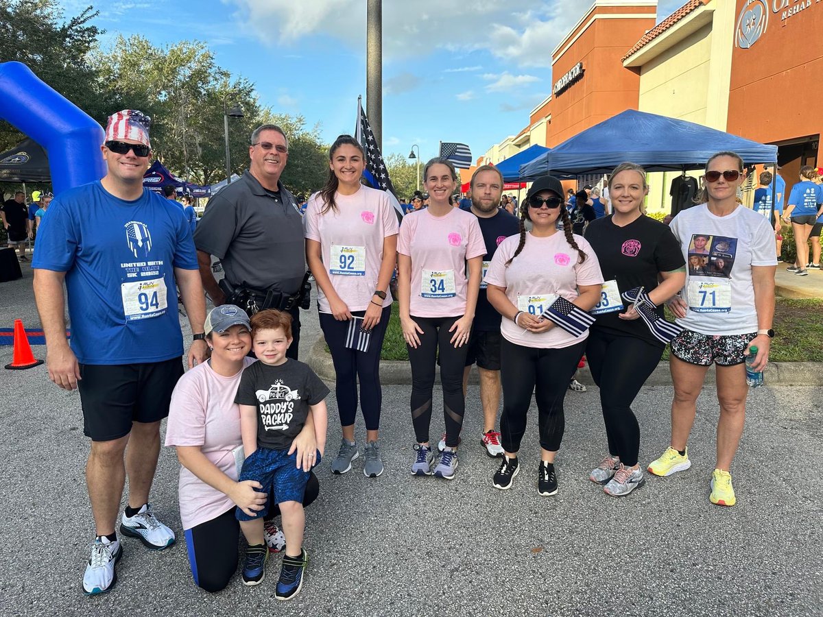 LakeMaryPD's tweet photo. On Sunday, our LMPD family participated in the United with the Blue 5K to benefit #TeamBlueLine & #LawEnforcementUnited. These organizations honor fallen officers, remember survivors, help the injured, & provide resources.
Sergeant Judges took 2nd place π₯ for his age group. https://t.co/nogxQNVTBu