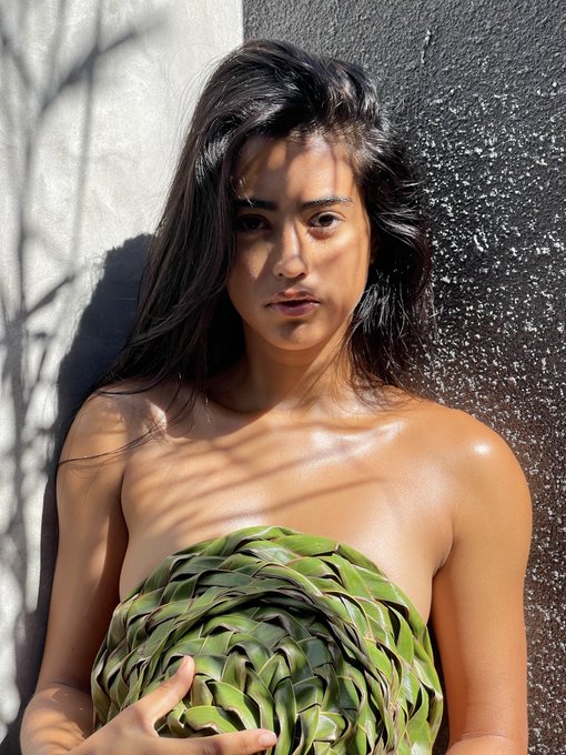 A cute portrait 🤍🔗 https://t.co/mSIpkkZhRs https://t.co/W5toc5ZcIz