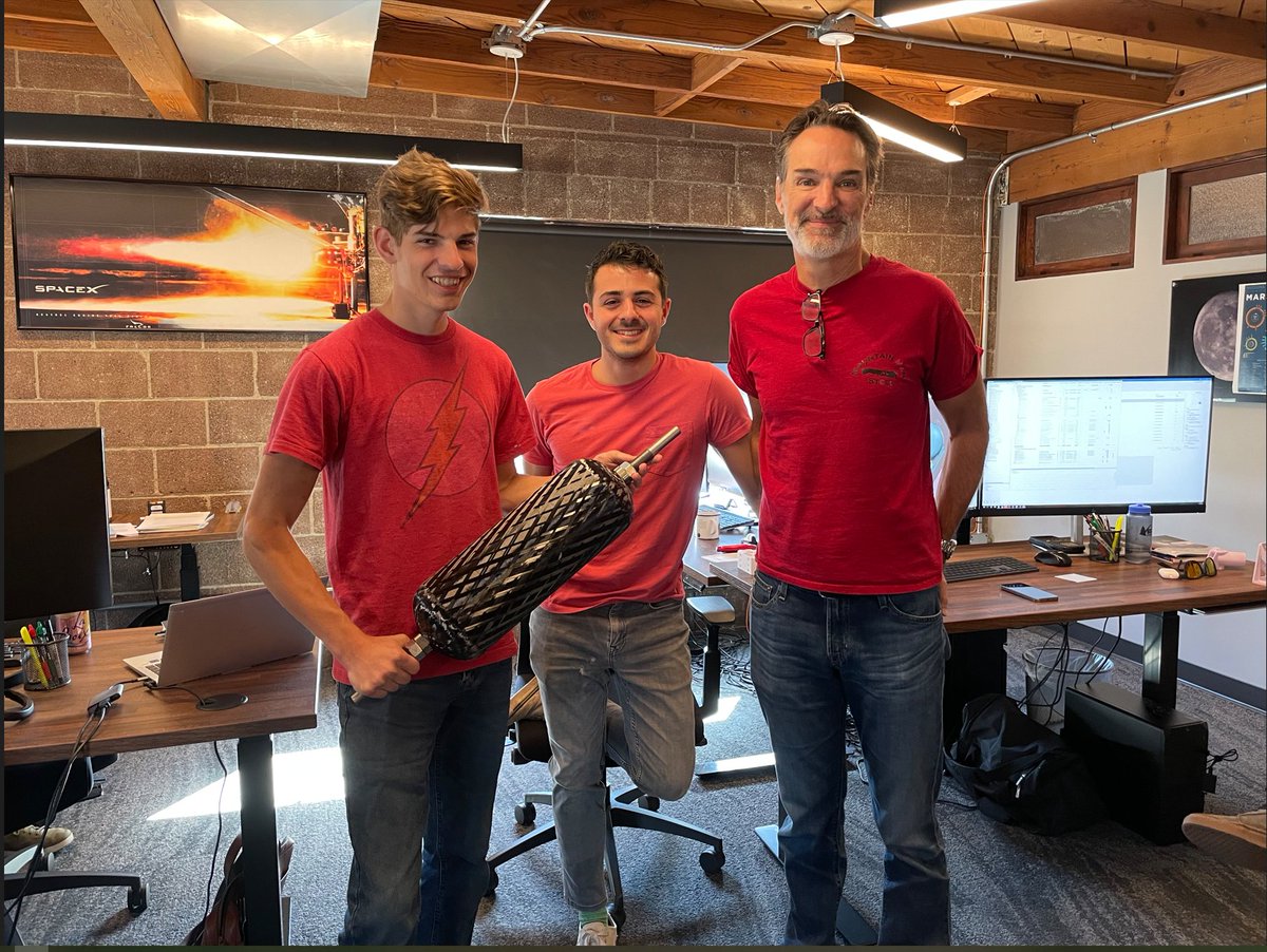 GoToImpulse's tweet photo. Red shirt winder team - advancing tank development
#Impulse #GoToImpulse #development #manufacturing #AccessAnyOrbit https://t.co/oMMbx1WC5x