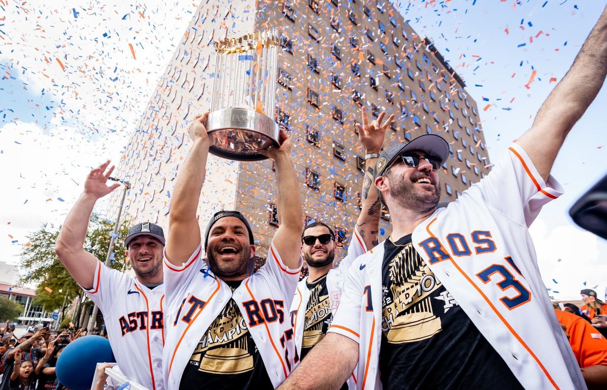 LosAstros's tweet photo. Un día que jamás olvidaremos, gracias Houston. 🧡 https://t.co/bNwQCgmykM