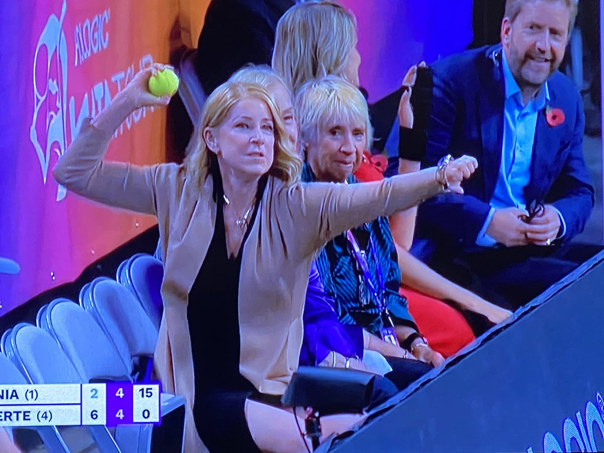 grroscher's tweet photo. @ChrissieEvert , this woman still has game, LOL https://t.co/z3mNQXqJSw