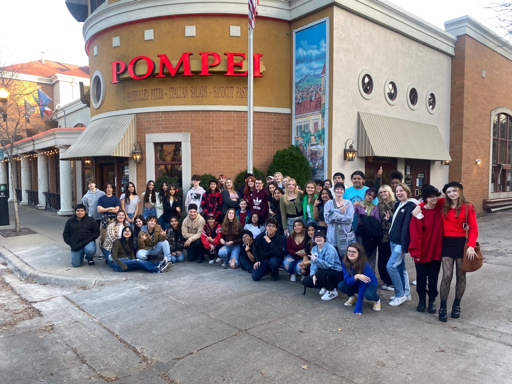 WO_Art! on Twitter "The WestOttawaHS IB Art hit Chicago today w/ The