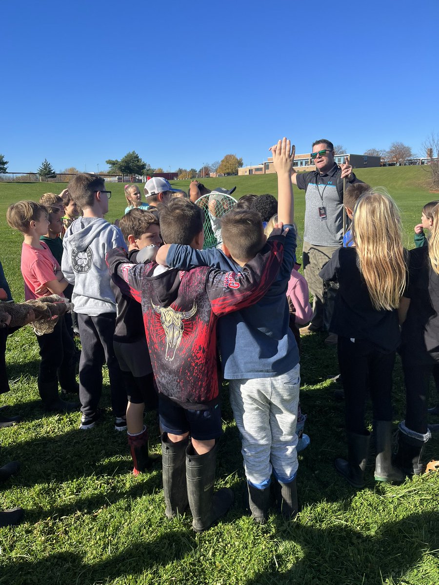 mrs_bitetto's tweet photo. We had a great lesson about salmon life cycles &amp; migration today with Mr.Booth! 🍁💕 #thankful @QuestElementary https://t.co/MzTdVU3Etv