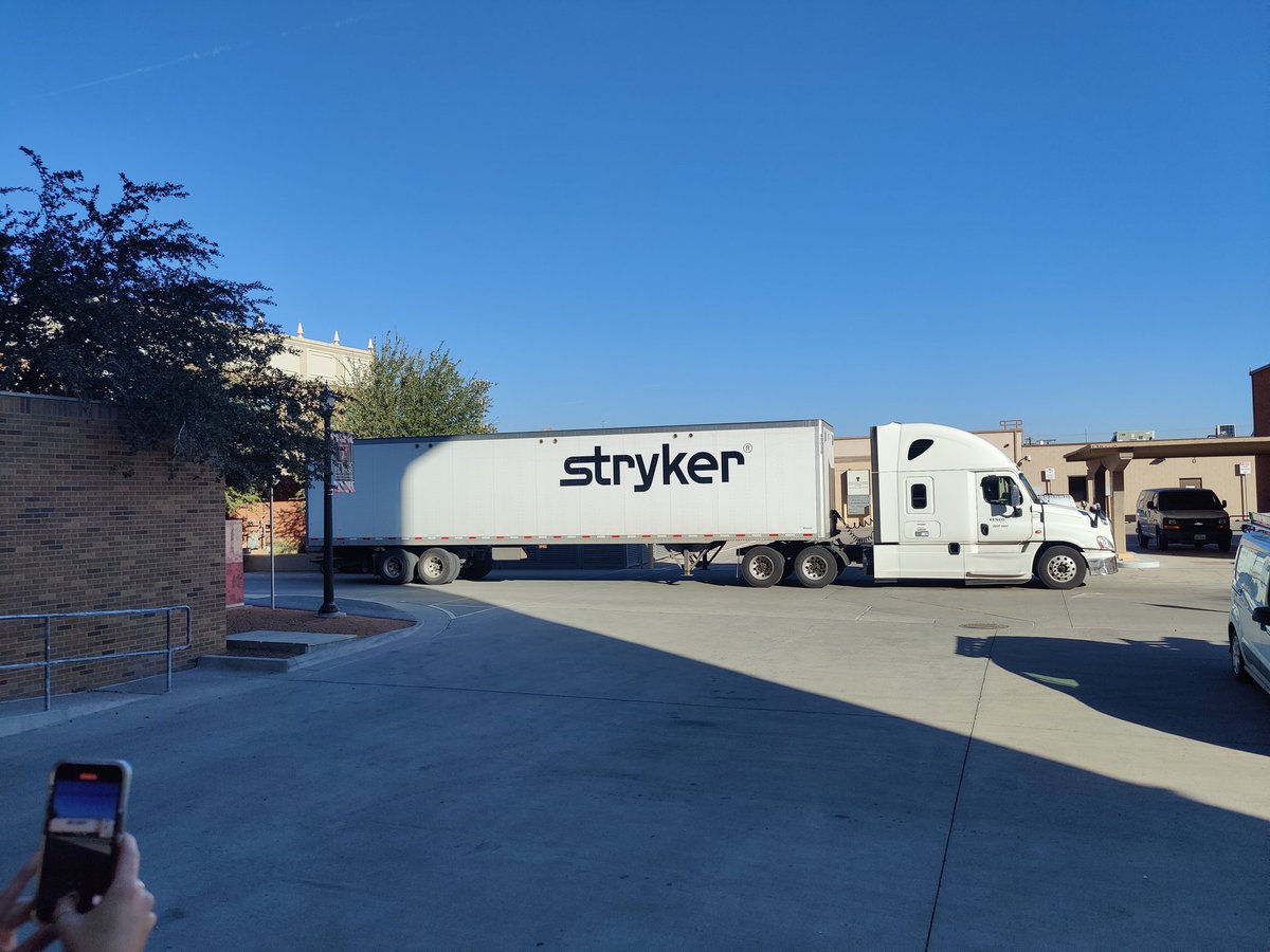 LeyendaUrbana's tweet photo. New  t̶o̶y̶s̶ tools arrived!!! #HealthcareSimulation #NotJustASimTech @TTUHSCEPTECHS @SimGHOSTS https://t.co/72HEcSDhf2