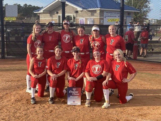 ZoeCheek2025's tweet photo. MY TEAM WAS CHAMPIONS IN MYRTLE BEACH 🥎🧨we played really good going 6-0 on the weekend!! @CheekPhiferFCNC @ewilkessoftball @AbbeySoftball @GoWasps @ElonSoftball @AppStateSB @PACKUPSTATE @UpstateSoftball @AverettSoftball @LMC_Softball https://t.co/pH10cc6M2w