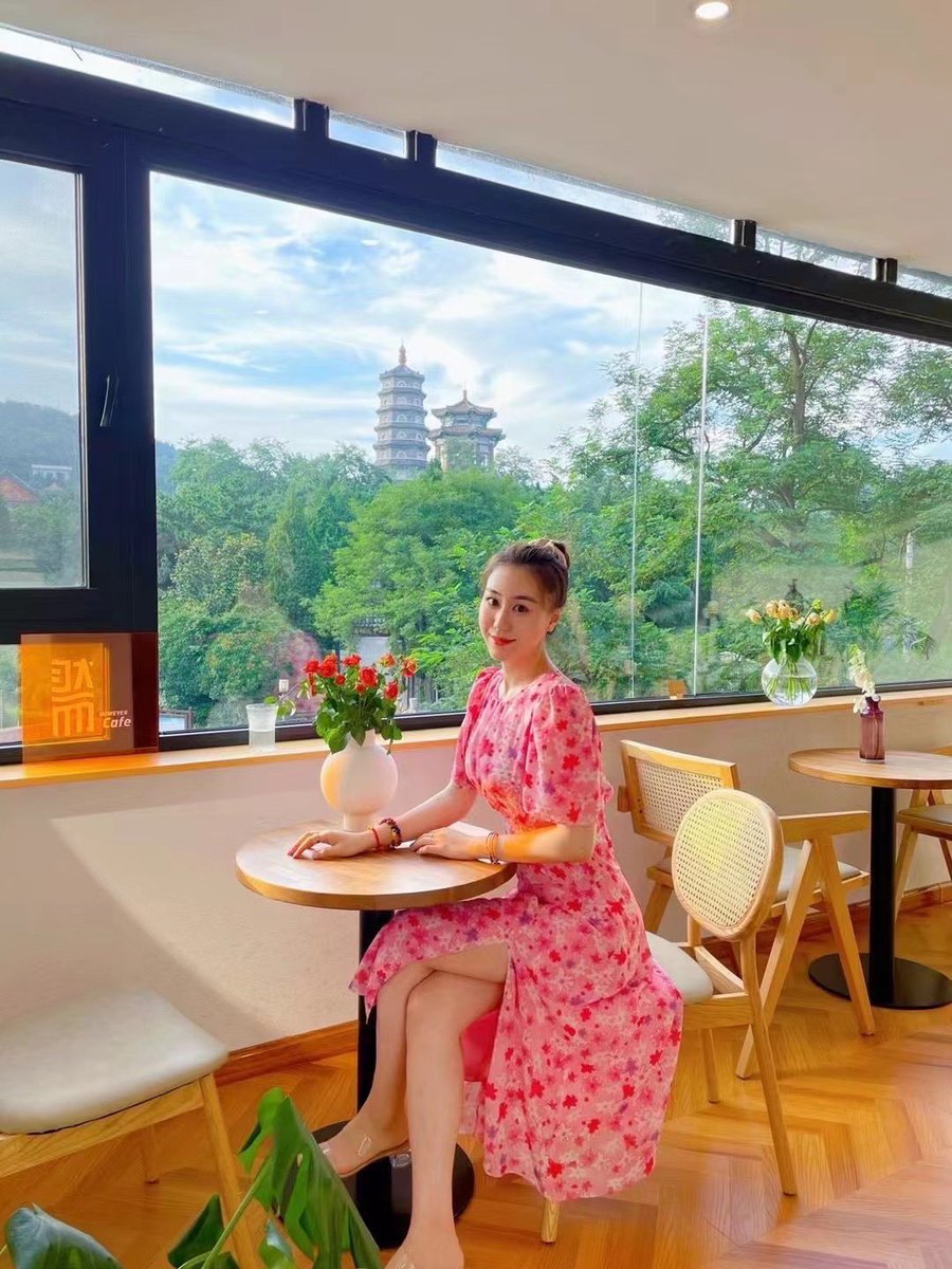 liurenyu91's tweet photo. #意淫 #投稿 #反差婊 #母狗 
推友投稿
姜德钰 天津音乐学院的研究生，表面是高冷纯洁的学姐其实背地里是妓女反差婊；天天在学校穿短裙丝袜高跟鞋 ，在乐团后台做肉便器；大学期间为了考上研究生给老师领导陪睡做小三，老师老婆找上门后曝光了学生证和做爱照片 是学校路人皆知的校妓 喜欢群p 丝袜足交 https://t.co/Xt7oAiv4dN