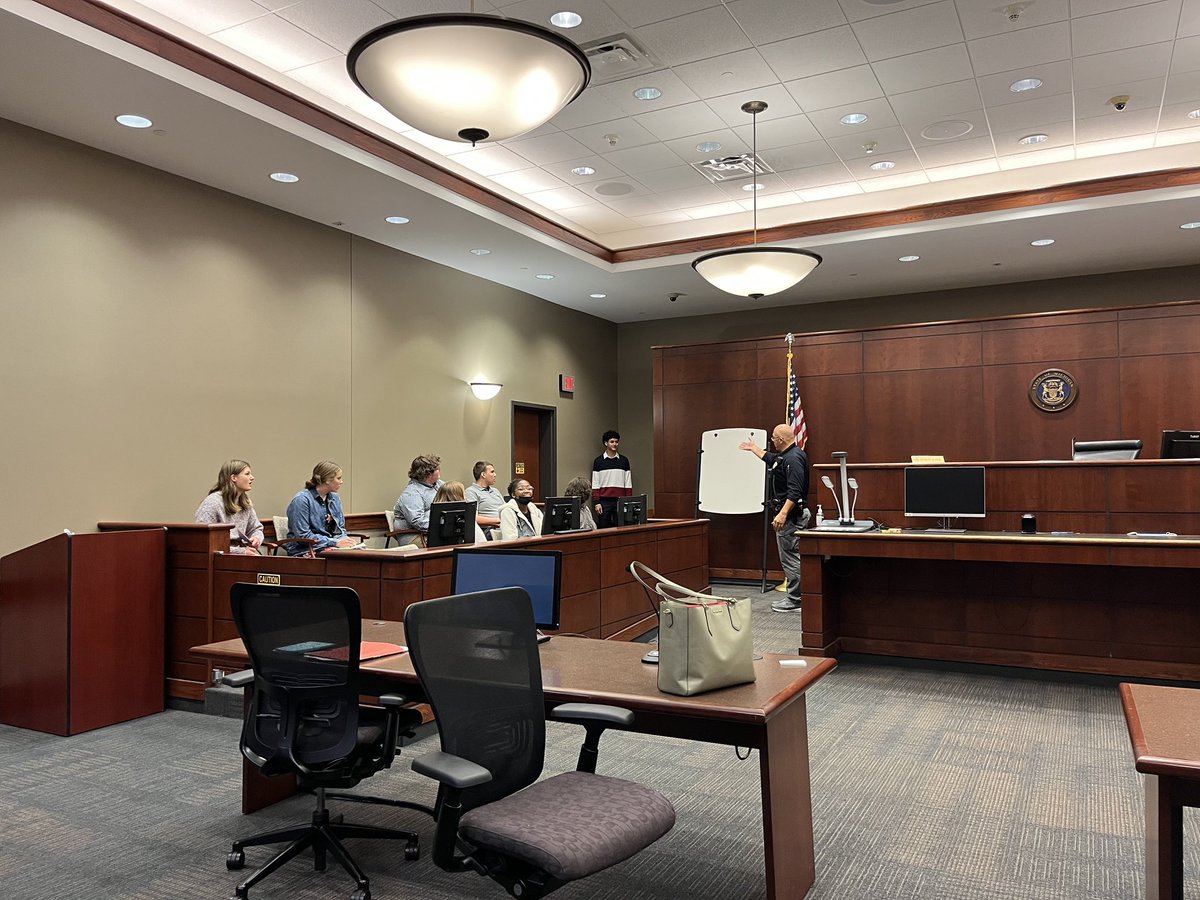 OfcSoto's tweet photo. Tonight we had our first three cases that were heard by our Teen Court students.  They did a great job and I am positive that we have some lawyers in the making.   #TeenCourt @hpsProud  #RealCases https://t.co/5Eytm81ZAh