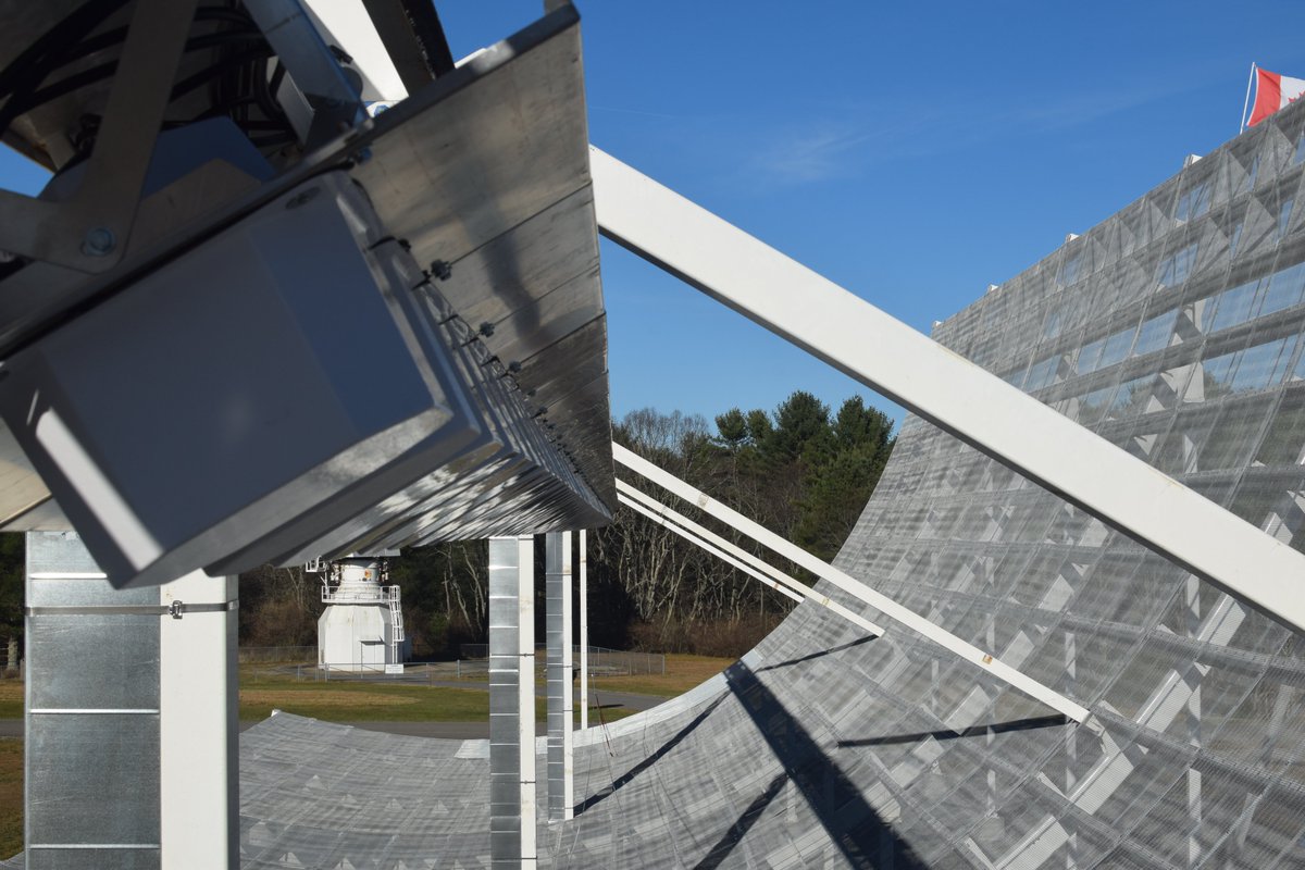 The Green Bank CHIME Outrigger now has all of its 128 receivers installed -- it has been an exhausting and wildly productive week!! 💪📡🌌

This is the second of three smaller telescopes that will join CHIME to hunt down FRBs

#telescopes #astronomy #womeninSTEM <a href="/GreenBankObserv/">Green Bank Observatory</a>